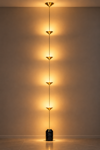 Lampadaire Vertical Sculptural — Élégance & Lumière d’Ambiance