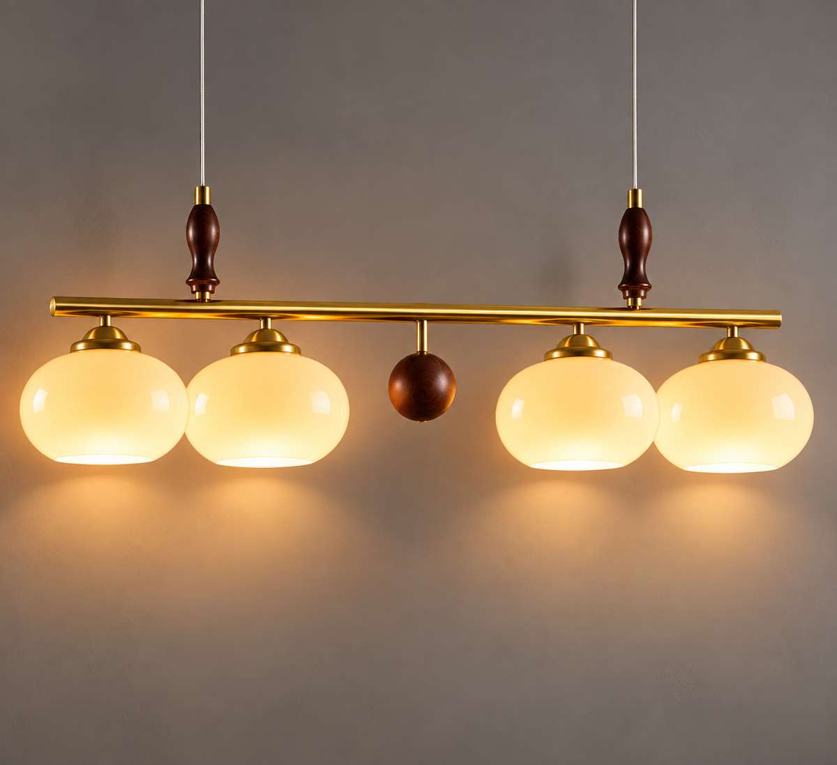 Suspension 4 Lumières — Élégance Rétro & Raffinement Contemporain