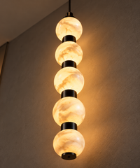 Suspension Althéa — Une lumière sculpturale au charme précieux