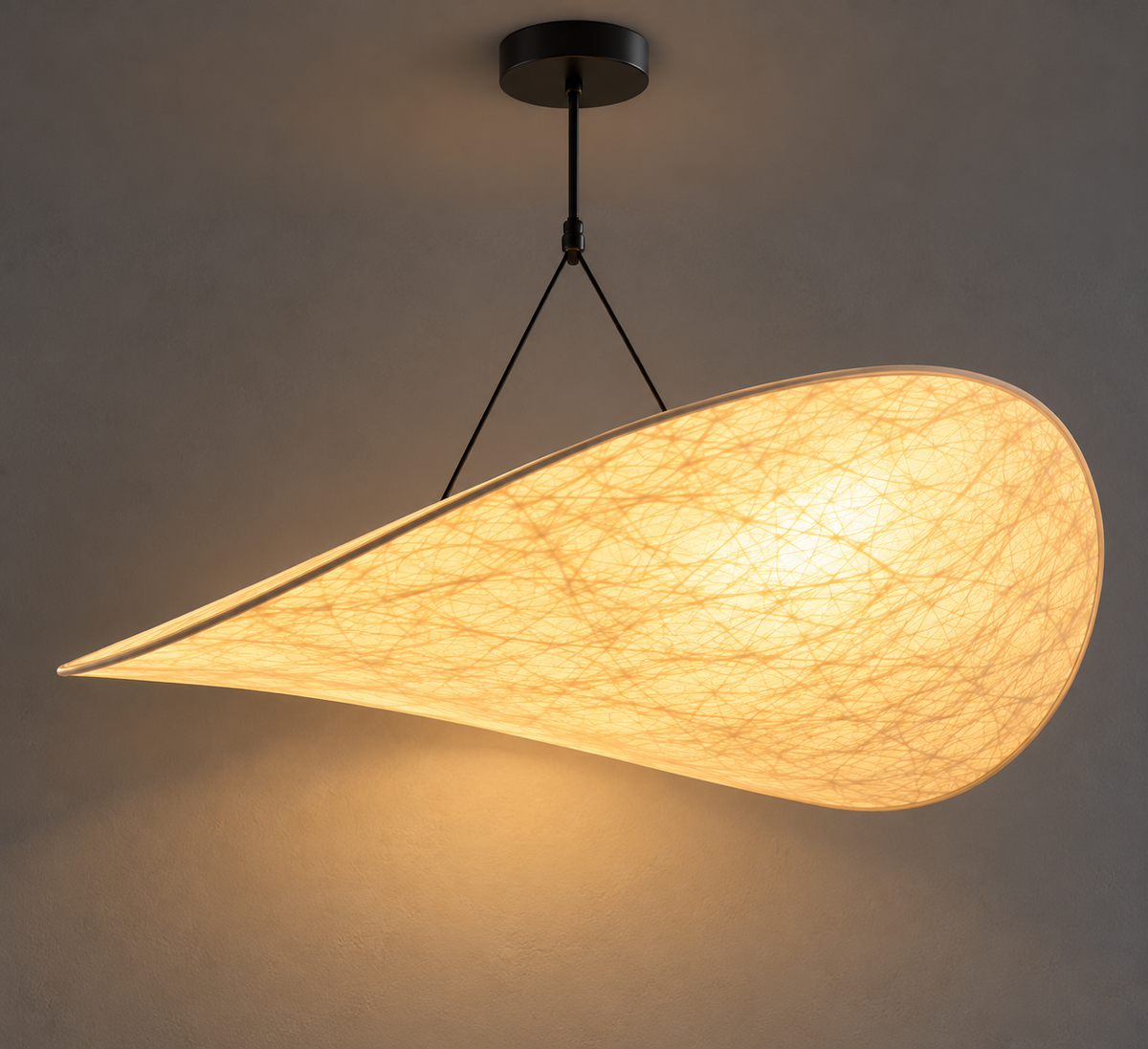 Suspension Aéria — Une sculpture de lumière en apesanteur