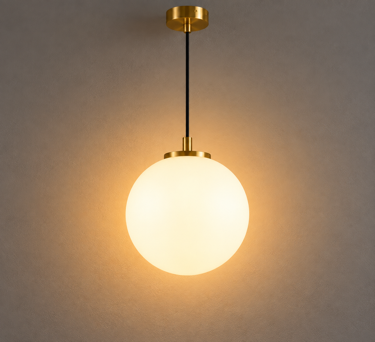 Suspension Globe — L’Élégance dans sa Forme la Plus Pure